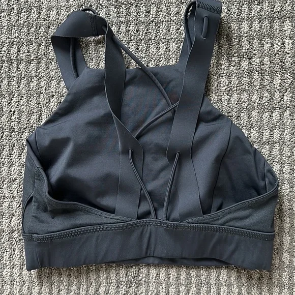 Lululemon Strong at Heart Sports Bras - Picture 12 of 12